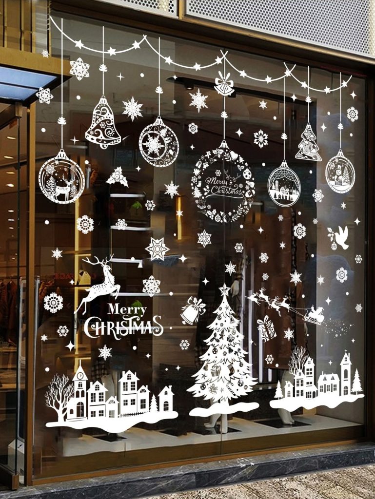 Decal Noel giúp nổi bật lên không gian sinh hoạt