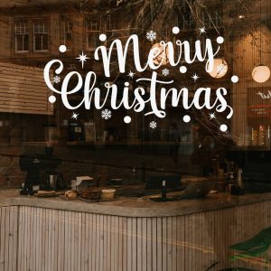 Trang trí không gian với chất liệu Decal, mang lại cảm giác như mùa Giáng Sinh đang tới gần bên